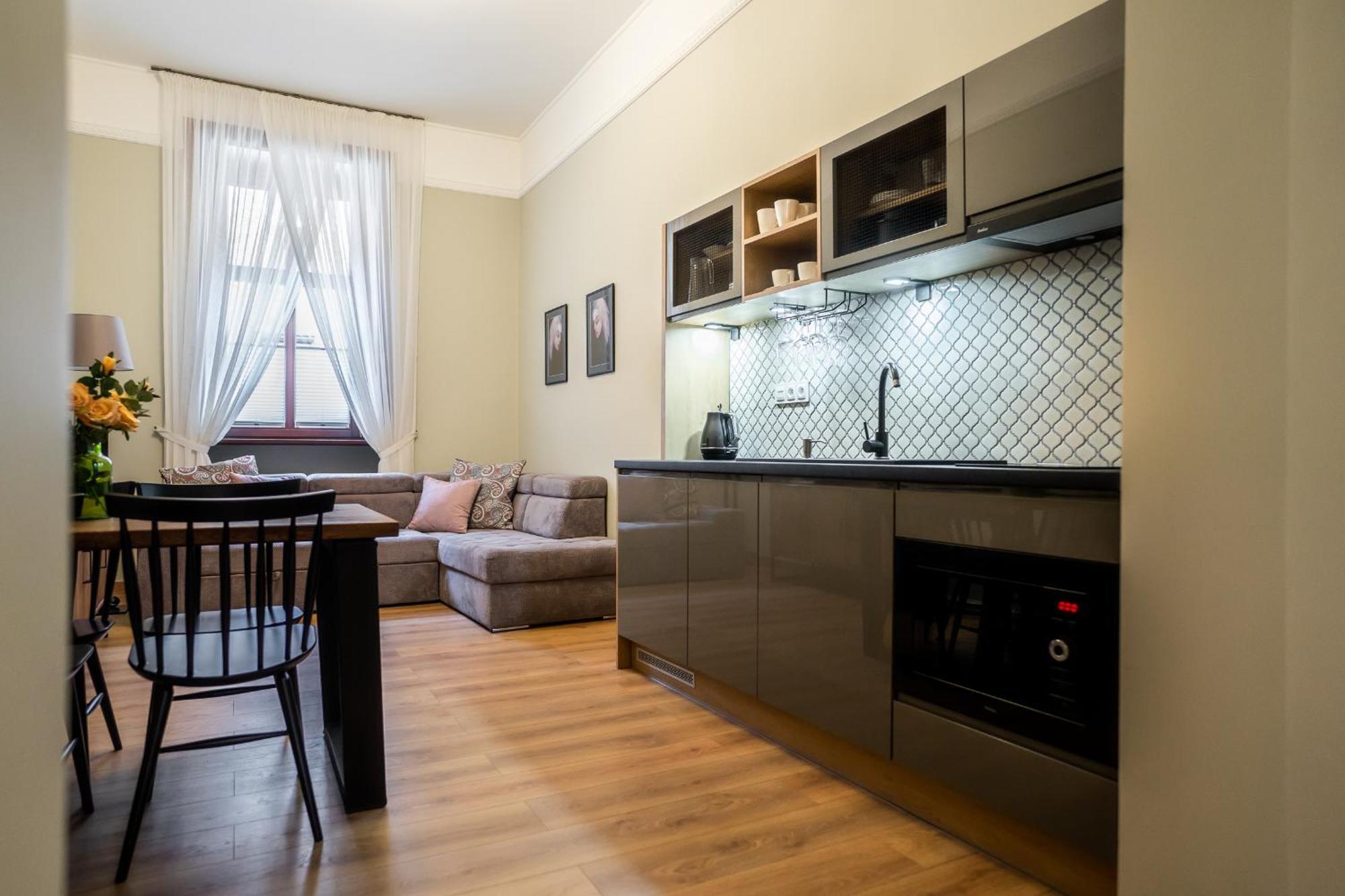 Old Town Ac Apartments Main Raiway Station 克拉科夫 外观 照片