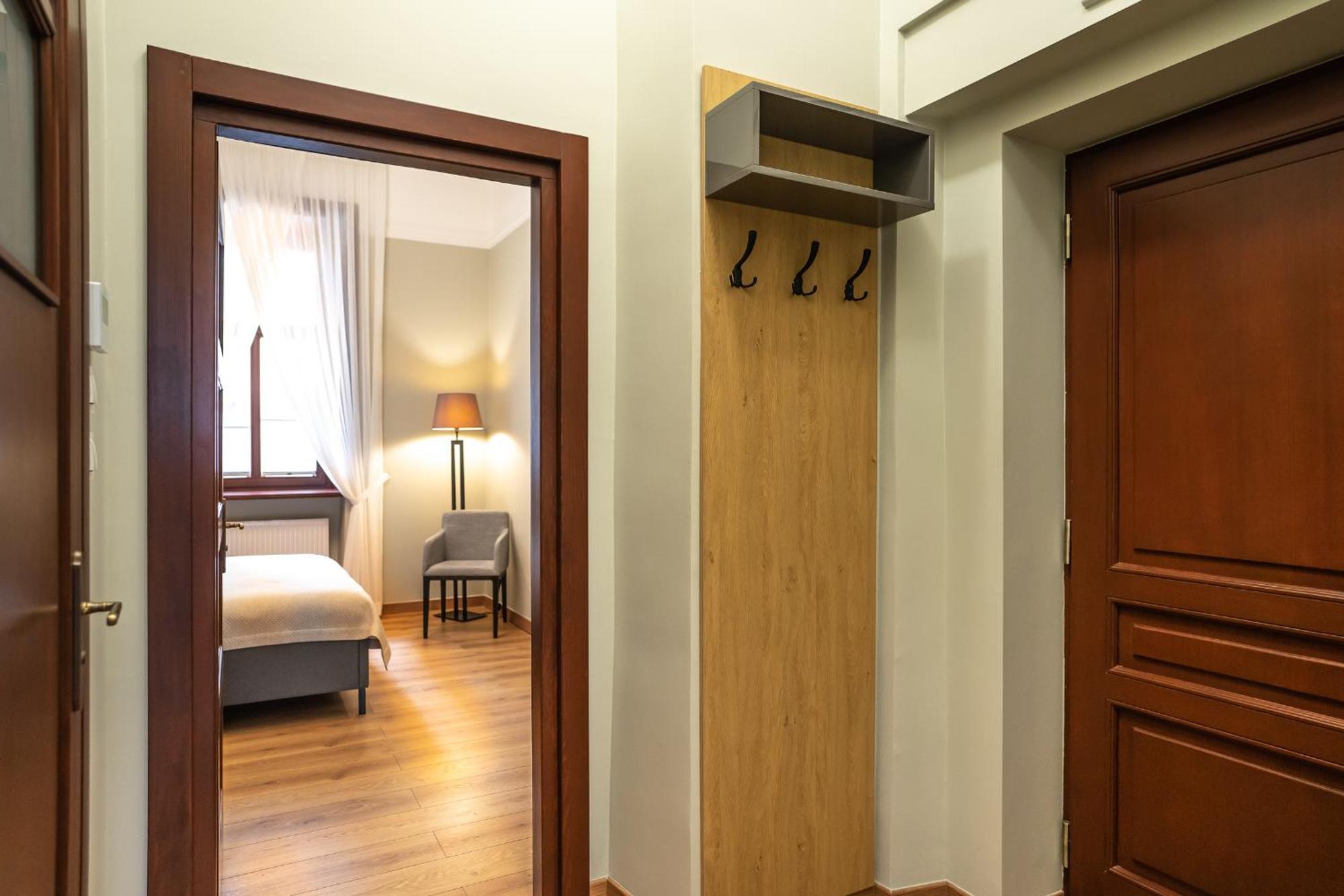 Old Town Ac Apartments Main Raiway Station 克拉科夫 外观 照片