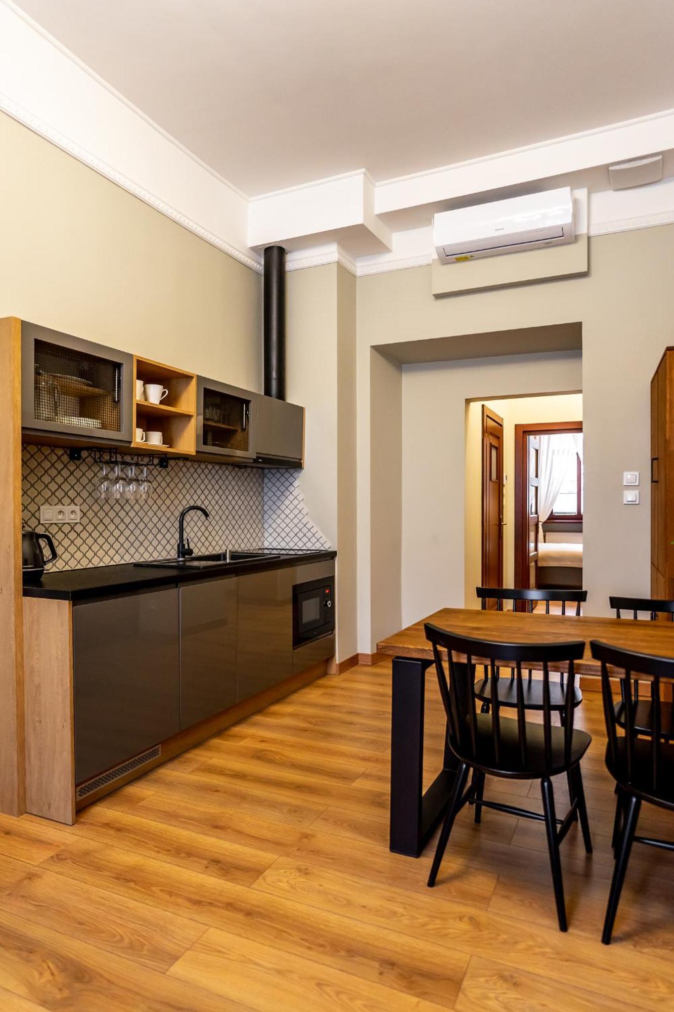 Old Town Ac Apartments Main Raiway Station 克拉科夫 外观 照片