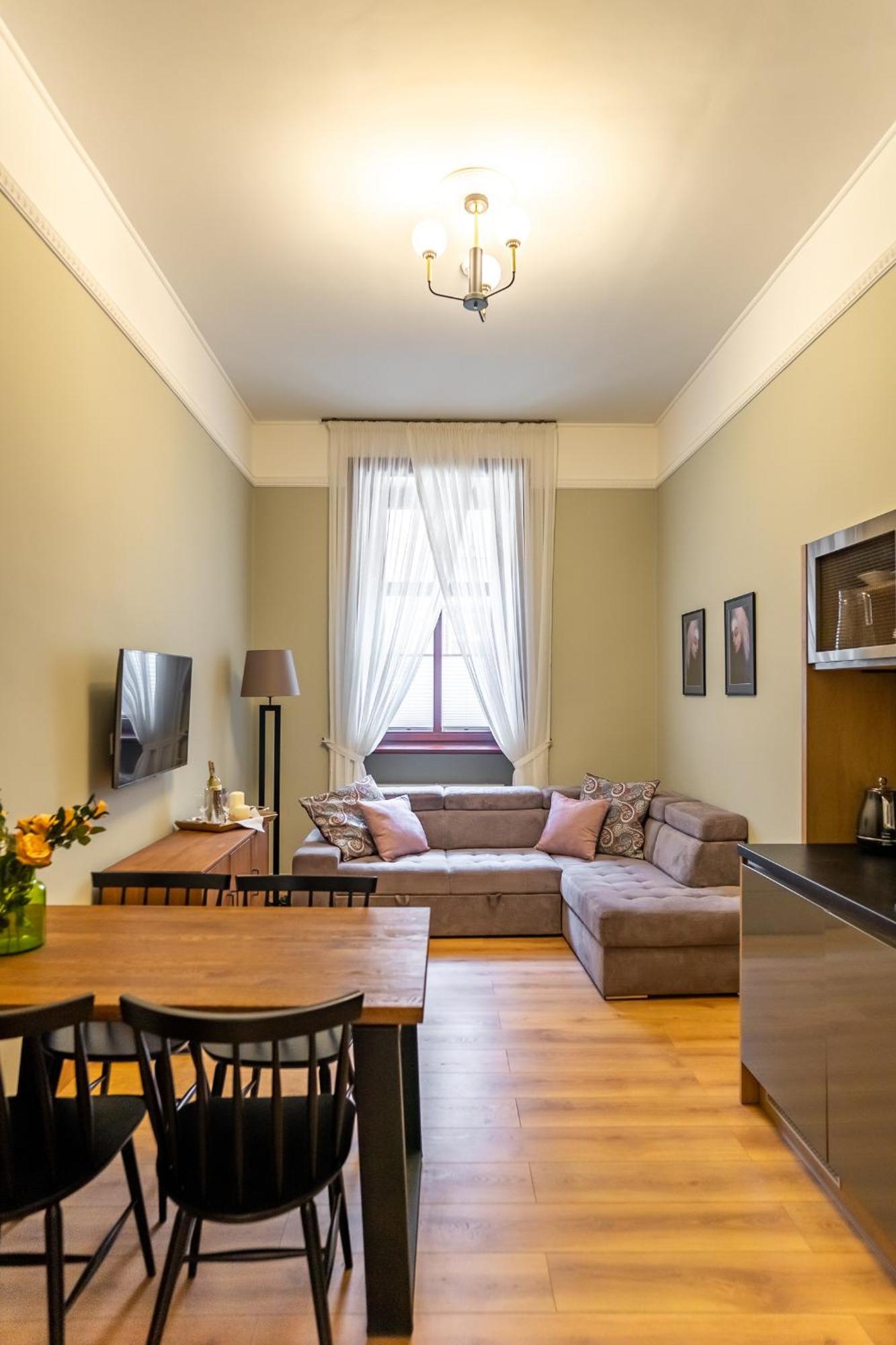 Old Town Ac Apartments Main Raiway Station 克拉科夫 外观 照片