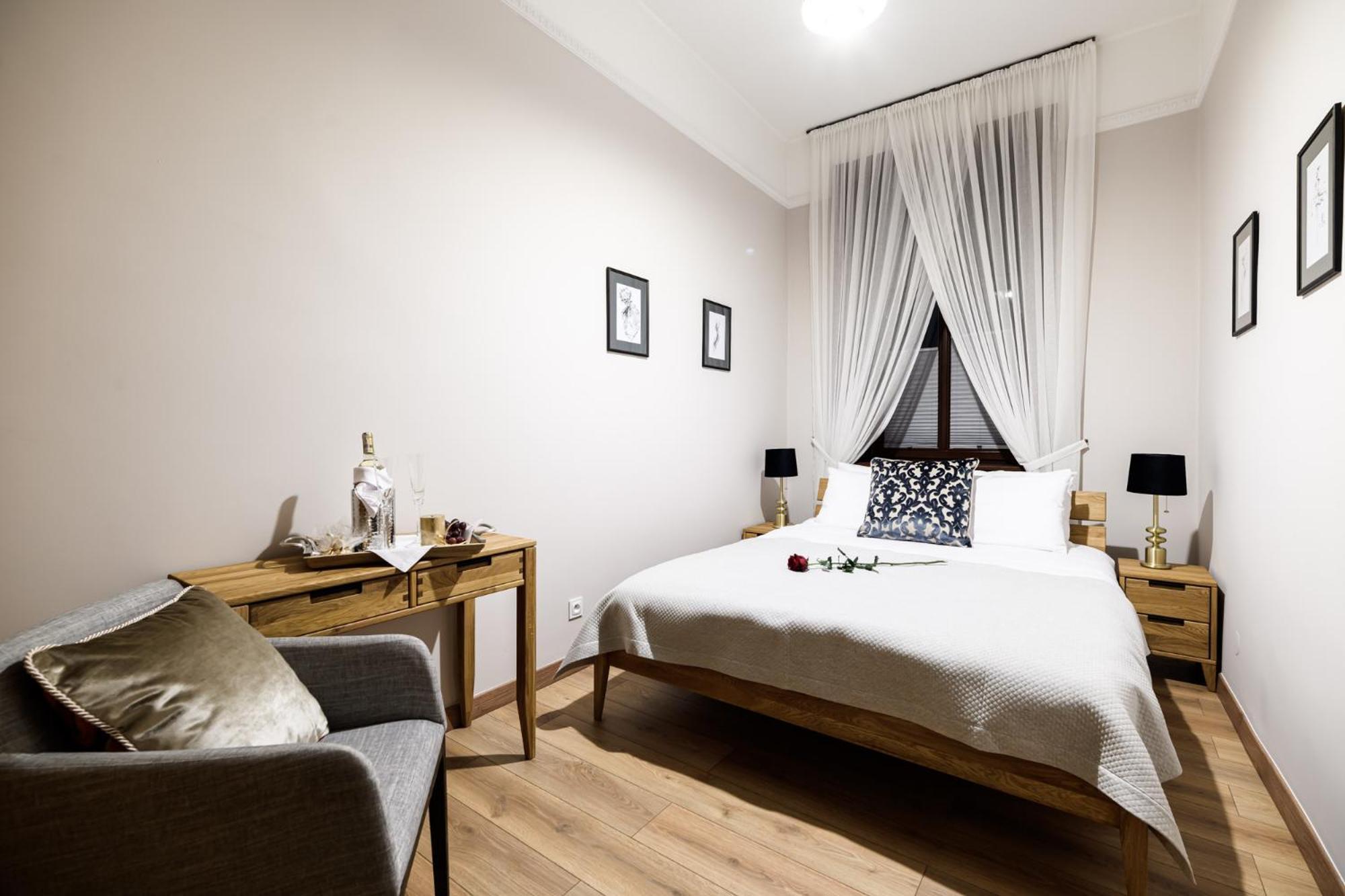 Old Town Ac Apartments Main Raiway Station 克拉科夫 外观 照片